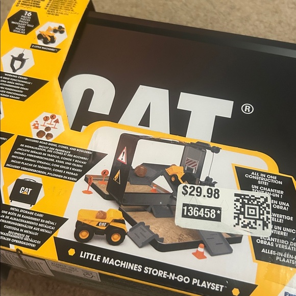 CAT Little Machines Store-N-Go Playset - Yellow and Black - Picture 2 of 5